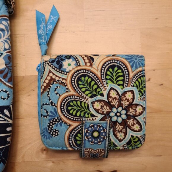 Vera Bradley Blue Floral Quilted Handbag and matching Wallet EUC - Picture 2 of 3